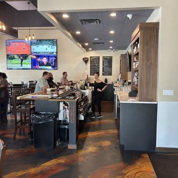 Boulder’s Bar & Grill - Inside view - Salad Near Me - High Point, North Carolina