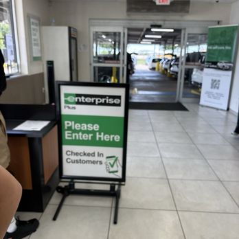 Enterprise Rent-A-Car - Super Short walk to cars - Car Rental Near Me - Houston, Texas