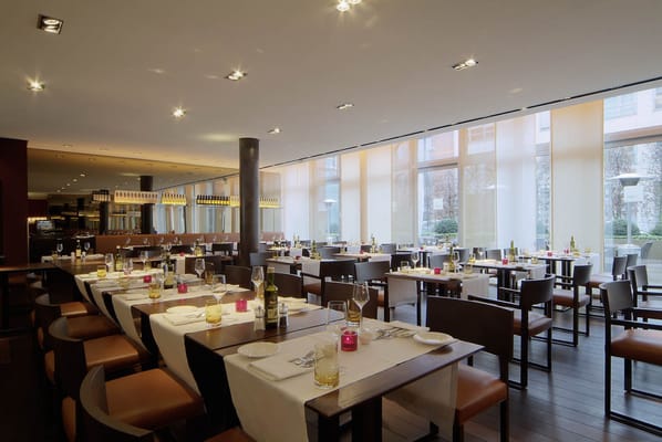 Radisson Blu Media Harbour Hotel, Düsseldorf by null