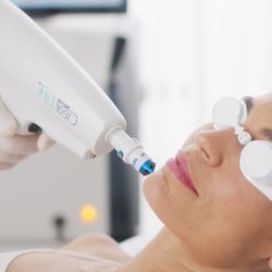 Robert Tracy, MD - Alma ClearLift is a no- downtime, painless, laser toning procedure to tighten and brighten your skin!