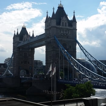 The Draft House - Can't miss it...right down the street from Tower Bridge - Gastropubs Near Me - London, XGL