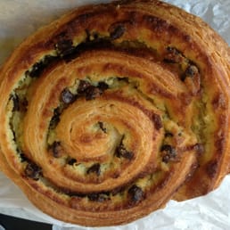 Pistachio and chocolate pastry... So good