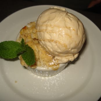 Yard House - Mini Peach Apple Cobbler - Bars Near Me - Roseville, California