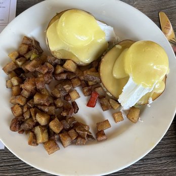 The Kitchen - Avocado and Smoked Gouda Benedict. No bacon by request to make vegetarian. The entree was fantastic! - Burgers Near Me - The Woodlands, Texas The Kitchen - Avocado and Smoked Gouda Benedict. No bacon by request to make vegetarian. The entree was fantastic! - Burgers Near Me - The Woodlands, Texas