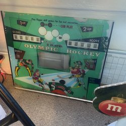 Unique Treasures & Gems - Olympic hockey williams glass