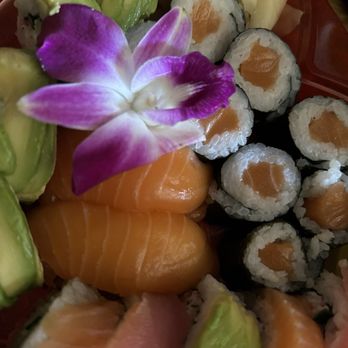Amazon Fresh - Fresh Sushi - Grocery Near Me - Encino, California