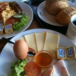 Bäckerei Günther - Das "Günther"-Frühstück + Zutaten, lecker!
