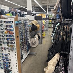 Look how thin this aisle is.
