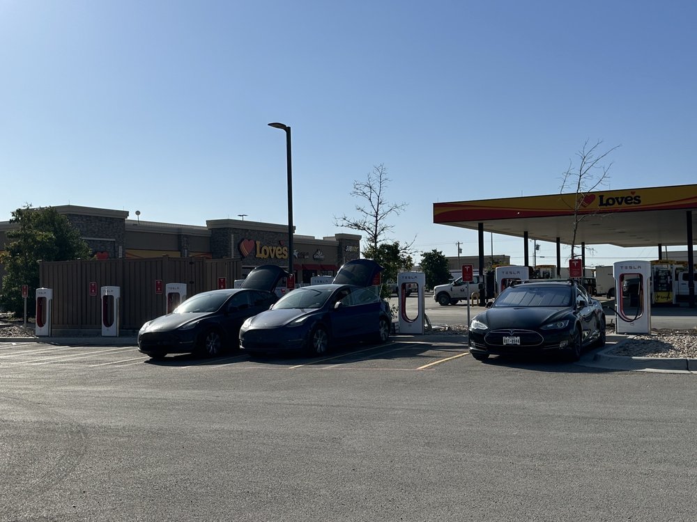 TESLA SUPERCHARGER MIDLAND Updated April 2024 3001 Antelope Tr