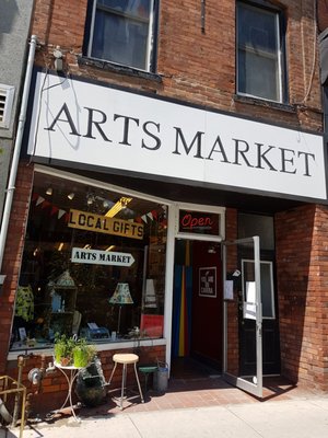 Arts Market by null