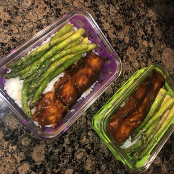 The Healthy III - Salmon, asparagus, white rice - Food Delivery Services Near Me The Healthy III - Salmon, asparagus, white rice - Food Delivery Services Near Me
