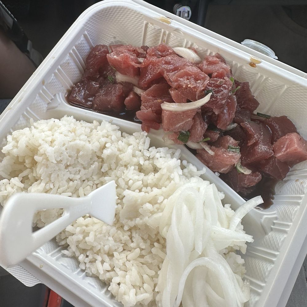 Mike’s Fresh Fish - Poke bowl! So good and a little I could barely finish it. Love the pickled onion on the side nice addition. - Poke Near Me Mike’s Fresh Fish - Poke bowl! So good and a little I could barely finish it. Love the pickled onion on the side nice addition. - Poke Near Me