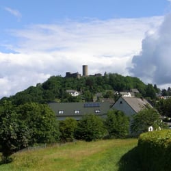 Verkehrsverein Nürburg - . . .es ging gottlob nicht nochmals in die Tiefe und wieder hinauf . . .