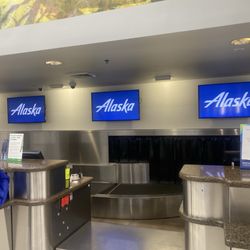 Alaska Airlines - Check In Counter