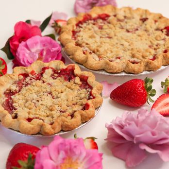 I Love Pie Bakeshop - Strawberry Crumb Pie - Desserts Near Me - Carmichael, California I Love Pie Bakeshop - Strawberry Crumb Pie - Desserts Near Me - Carmichael, California