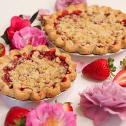 I Love Pie Bakeshop - Strawberry Crumb Pie