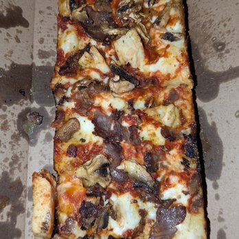 Domino's Pizza - Domino with steak, chicken, mushrooms - Pizza Near Me - Shoreline, Washington