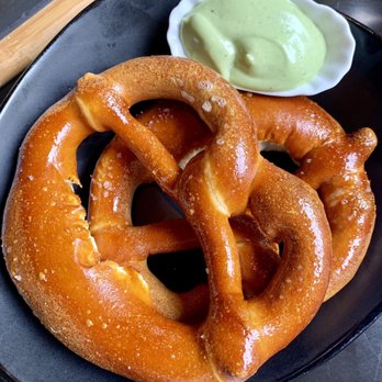 Wijnlokaal Stuyvesant - Pretzels - Wine Bars Near Me - Amsterdam, DR