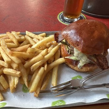 CASK Pub and Kitchen - Cheese, bacon burger with fries included. - Pubs Near Me - London, XGL