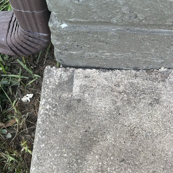 Alpha Foundations - This slab was shift over to much and is now not aligned with the wall and it was not like that before - Foundation Repair Near Me - Apopka, Florida