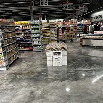 Rouses Market - Inside - Grocery Near Me - Biloxi, Mississippi