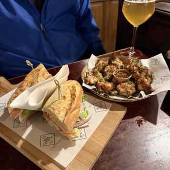 Bier Central - Ham/cheese sandwich and chicken wings - Pubs Near Me - Antwerp, VAN