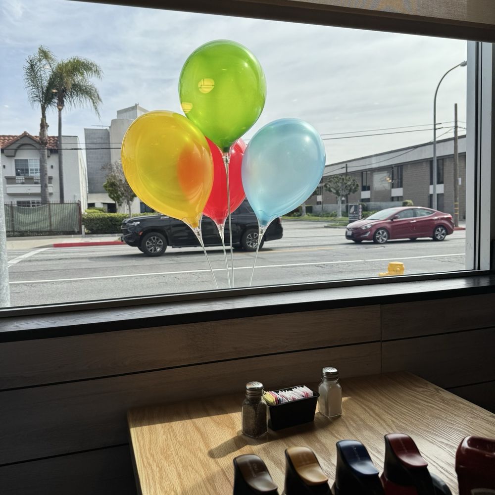 IHOP - Balloons outside window - Breakfast & Brunch Near Me - Culver City, California IHOP - Balloons outside window - Breakfast & Brunch Near Me - Culver City, California