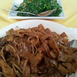 Ken Ho Restaurant - Gan chao niu ho fun and dou miu