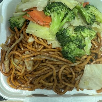 Bistro Thai - Steamed veggies and noodles. Veggies are delicious - Thai Near Me - Baton Rouge, Louisiana Bistro Thai - Steamed veggies and noodles. Veggies are delicious - Thai Near Me - Baton Rouge, Louisiana