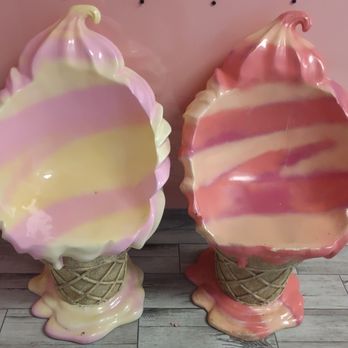 JJ's Custard Co. - Canton - Ice cream scoop chairs - Ice Cream & Frozen Yogurt Near Me - Canton, Michigan JJ's Custard Co. - Canton - Ice cream scoop chairs - Ice Cream & Frozen Yogurt Near Me - Canton, Michigan