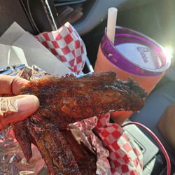 Sweet's Turkey BBQ - I ordered turkey wings and these wings look like chicken wings, I can refer them