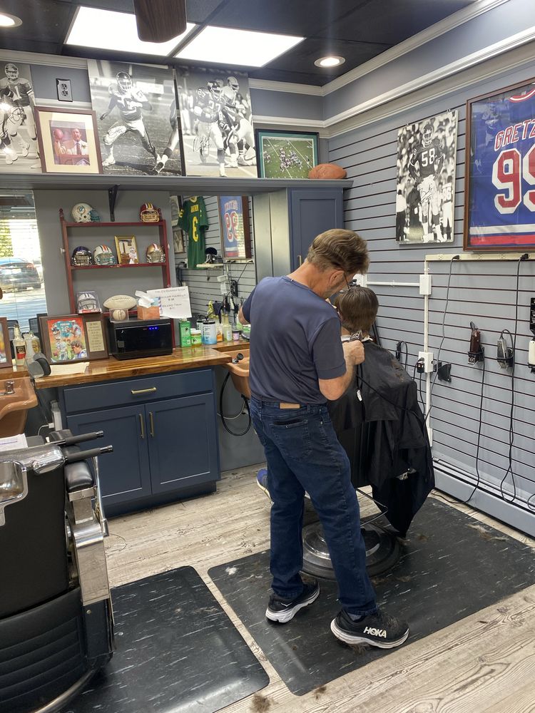 Mr C's Men's Barber Shop Logo