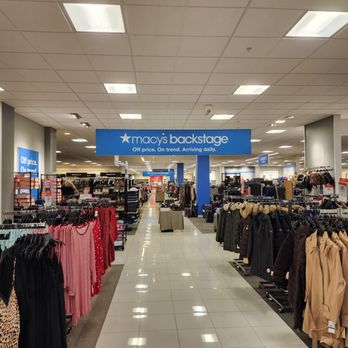 Gurnee Mills - Shopping Centers Near Me - Gurnee, Illinois Gurnee Mills - Shopping Centers Near Me - Gurnee, Illinois