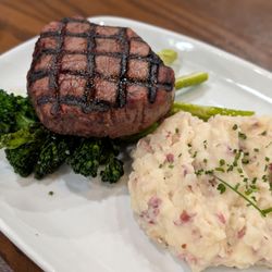 Fergus & Bix - 9oz Tenderloin