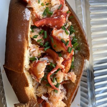 Pike Place Chowder - Pacific Place - Connecticut-Style Lobster Roll - Seafood Near Me - Seattle, Washington Pike Place Chowder - Pacific Place - Connecticut-Style Lobster Roll - Seafood Near Me - Seattle, Washington
