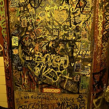 The Library East Village NY: 芸術写真 The Library East Village NY: 芸術写真 The Library East