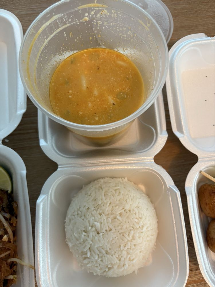 Knyaw Mu Thai Restaurant