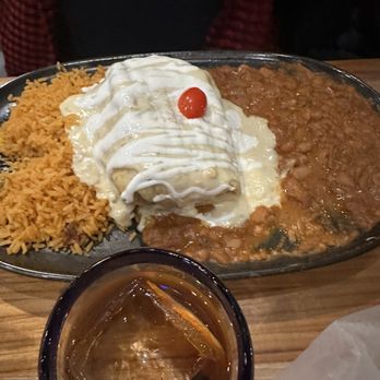 Ollin Cocina & Tequila - Chimichanga - Salad Near Me - Rochester, Minnesota Ollin Cocina & Tequila - Chimichanga - Salad Near Me - Rochester, Minnesota