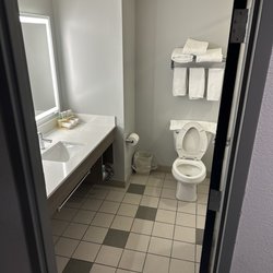 Holiday Inn Express & Suites Columbus OSU-Medical Center - "Remodeled" bathroom with old floor