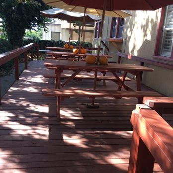 Home Grown Cellars - Picnic Benches - Farmers Market Near Me - Madera, California