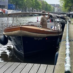 Captain Hans on the Pure Spirit Captain Hans on the Pure Spirit