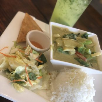 Charm Thai Eatery - Veggie Green Curry with steamed white rice & sweet mint lemonade - Thai Near Me - San Mateo, California