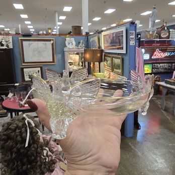 Amelia Antique Mall - Used, Vintage & Consignment Near Me - Amelia, Ohio Amelia Antique Mall - Used, Vintage & Consignment Near Me - Amelia, Ohio