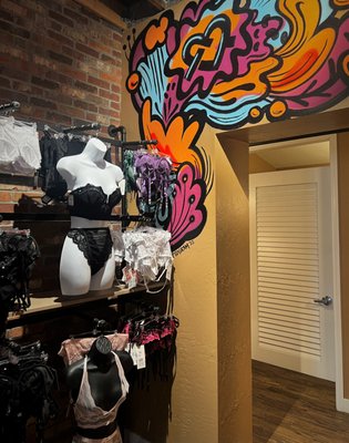 GROOVE - 91 Photos - 1149 E Glendale Ave, Phoenix, Arizona - Lingerie