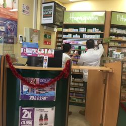 Farmacias Knop - Behind the countrt