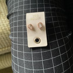 Plume - Earring I bought from the shop!