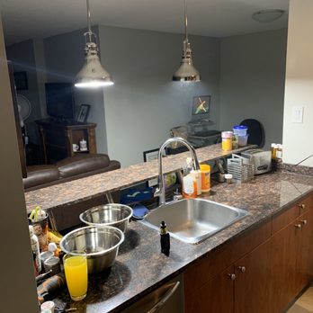 Jasper Heights - Kitchen breakfast bar. - Property Management Near Me - Edmonton, Alberta Jasper Heights - Kitchen breakfast bar. - Property Management Near Me - Edmonton, Alberta