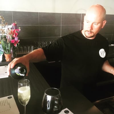 Sip Wine & Beer by null