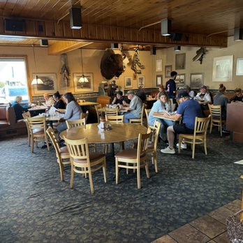 Audie's Restaurant - Inside view to the left - American Near Me - Mackinaw City, Michigan