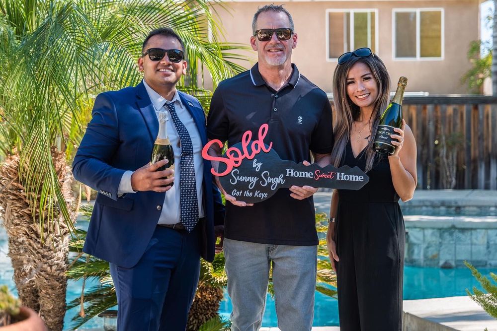 SUNNY SINGH EXP REALTY 2390 E Orangewood Ave, Anaheim, California